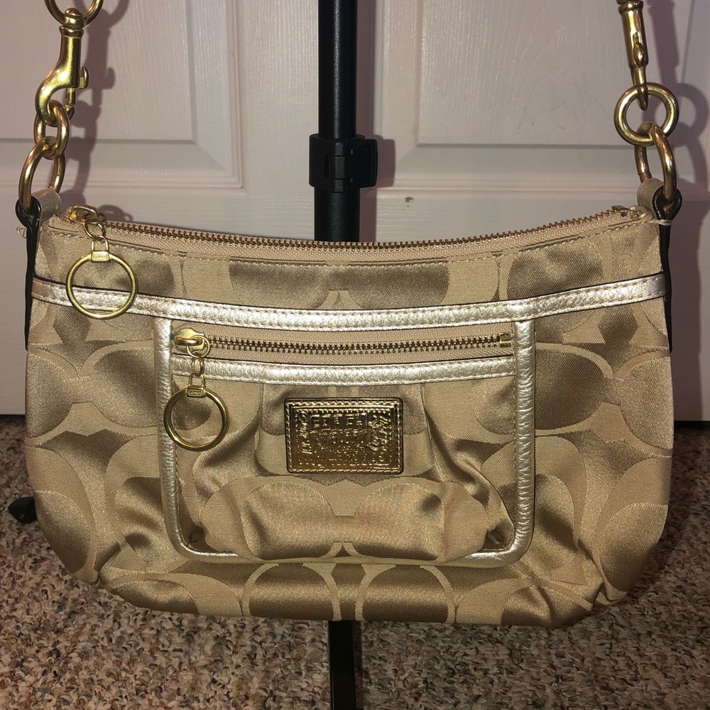 NWOT. Authentic COACH purse